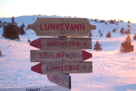 Nordseter_Fjellpark_løypeskilt_Vinter_Lunkevann